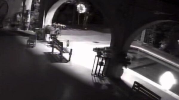 Mujer asegura que vio un ovni y lo grabó