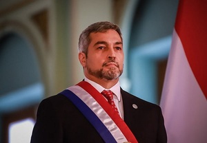 Abdo Benítez estará de viaje más de una semana