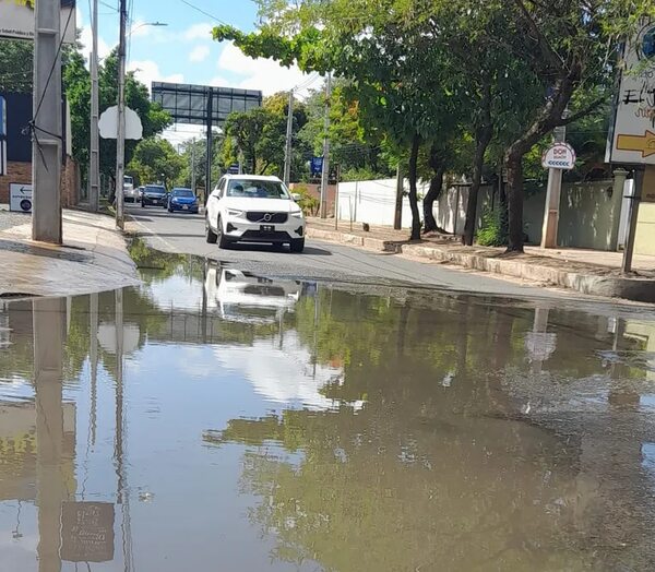 San Bernardino: pobladores y turistas reclaman solución ante agua servida y calles en mal estado - Nacionales - ABC Color