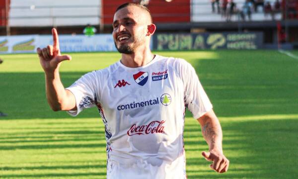 [VIDEO] Con su "paralelo" y un golazo de Candia, el Trico se hizo fuerte en Ka'arendy