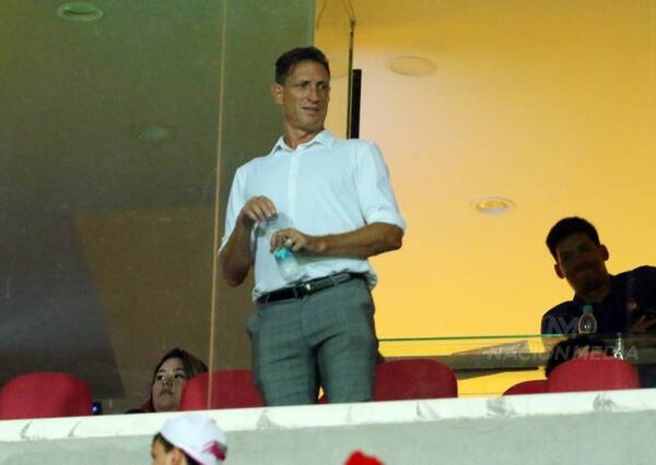 [GALERÍA] Sava ya estuvo presente en la Olla y observó el partido