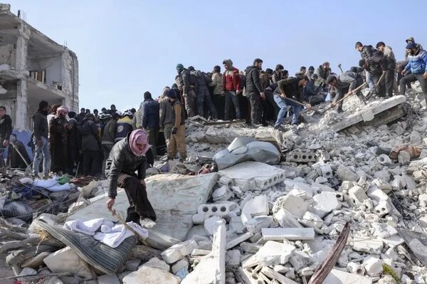 Casi 23.000 muertos en el sismo de Turquía y Siria