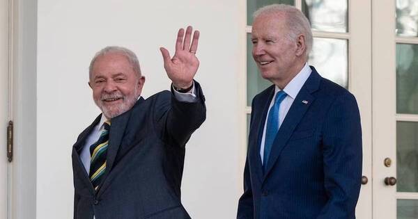 La Nación / Comprometidos con la democracia