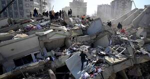La Nación / Turquía: rescatado un bebé de 7 meses y otras 6 personas, 140 horas después del terremoto
