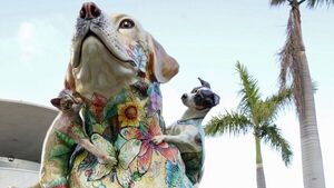 Inauguran en Miami un paseo con 52 esculturas de perros y gatos