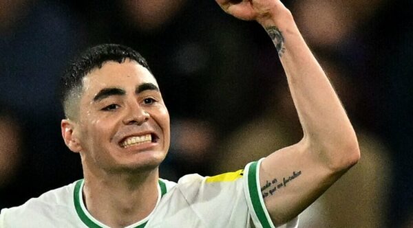Versus / "Vamos Miggy", Bruno Guimaraes alienta a Almirón en las redes sociales
