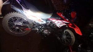 Motociclista muere tras chocar contra la parte trasera de un automóvil - ABC en el Este - ABC Color