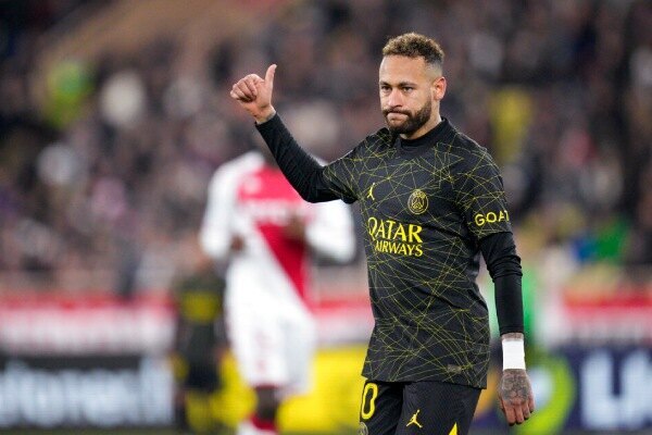 Versus / Vecinos de Neymar se quejan por sus constantes fiestas