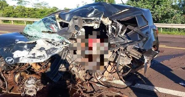 La Nación / Dos personas fallecieron en terrible accidente automovilístico en Yby Yaú