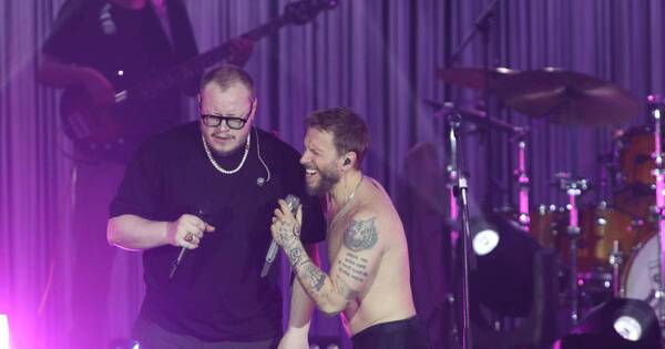 La Nación / ¡Concierto al amor! El dúo Sin Bandera enamoró en la Arena SND