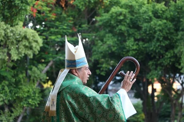 “La sangre de esta inocente clama al cielo para pedir justicia”, dijo monseñor Valenzuela - Nacionales - ABC Color