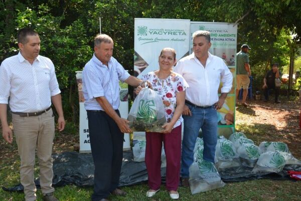 Entregaron alevines a piscicultores de San Juan del Paraná en Itapúa