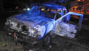 Asaltan Parque Empresarial San Juan e incendian una camioneta robada en el Brasil