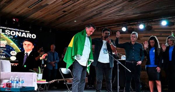 La Nación / Bolsonaro anunció retorno a Brasil
