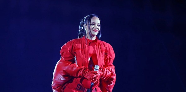 Rihanna se lleva toda la atención en el Super Bowl LVII | 1000 Noticias