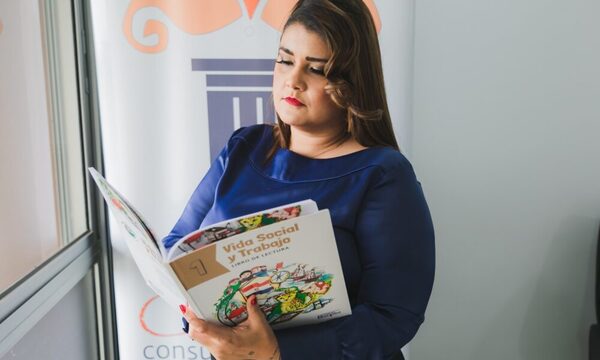 Kits del MEC son insuficientes y obsoletos según experta en Educación