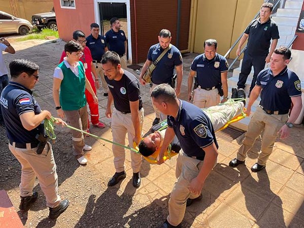 Fundación Tesãi realiza capacitaciones externas de simulacros de salvataje y evacuación a instituciones públicas | DIARIO PRIMERA PLANA