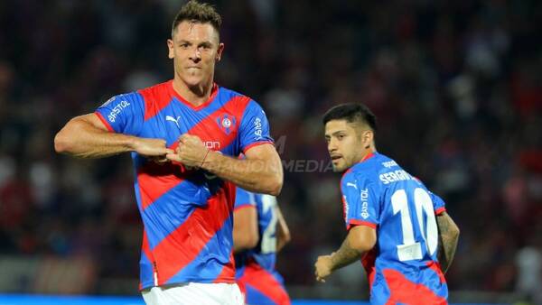 Tras su gol a Guaraní: Churín está cerquita de alcanzar un récord del "Pistolero" Nanni