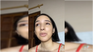 Acoso callejero: mientras subía al colectivo ¡le tocaron la cola!