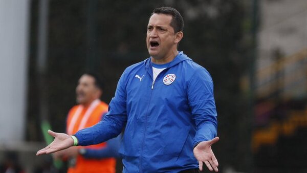 Aldo Bobadilla y un insólito cambio en la Albirroja Sub 20