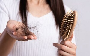 ¿Puede la menopausia causar la caída de cabello?