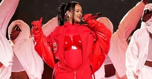 ¡Inolvidable Super Bowl! Rihanna volvió al escenario anunciando su segundo embarazo