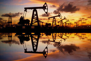 Las grandes petroleras cierran un 2022 de récord, duplicando sus ganancias - Revista PLUS