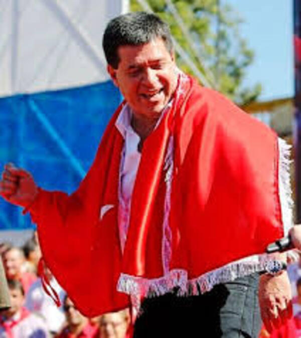 Cartes transfiere a su hermana acciones de operadores de pago