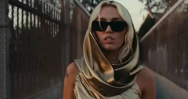 La Nación / ¡Furor en redes! Miley Cyrus reposteó video de paraguayos disfrutando su hit “Flowers”