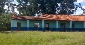 La Nación / San Pedro: se desploma techo de un aula y toda la escuela queda en peligro de derrumbe