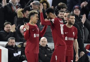 El Liverpool recupera la sonrisa a una semana de visita del Real Madrid - Fútbol Internacional - ABC Color