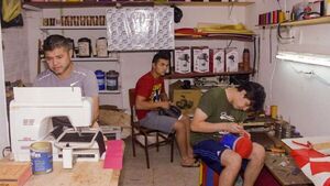 Estando tras rejas, interno crea marca de marroquinería