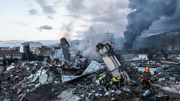 Culpan a la legalización irregular de edificios por la cantidad de víctimas en los catastróficos terremotos de Turquía