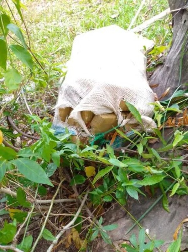 Hallan bolsa con panes de supuesta marihuana en Panchito López, Yabebyry