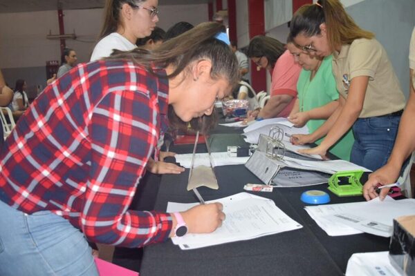 En Misiones se inició recepción de carpetas de jóvenes interesados en acceder a las becas EBY