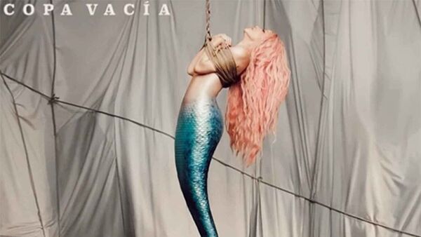 Shakira, una sirena en la portada de su nueva canción Copa vacía