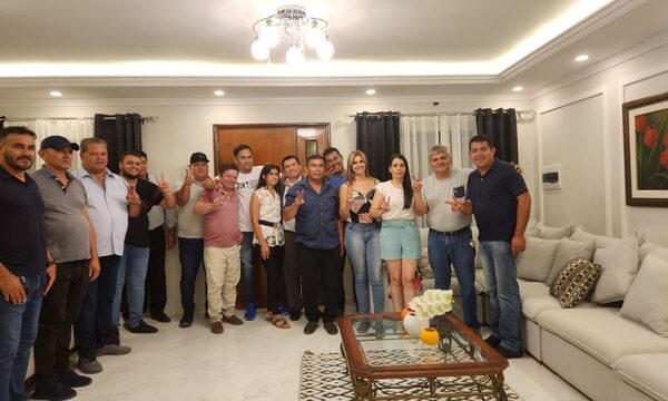 Líderes de varios comités del PLRA se suman a campaña de Roya Torres