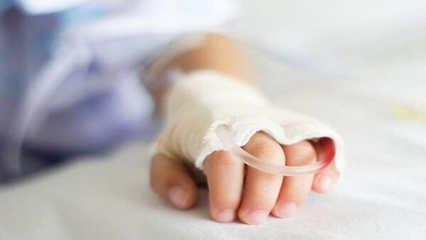 Niña internada por bala perdida no da tregua y vive "un día a la vez"