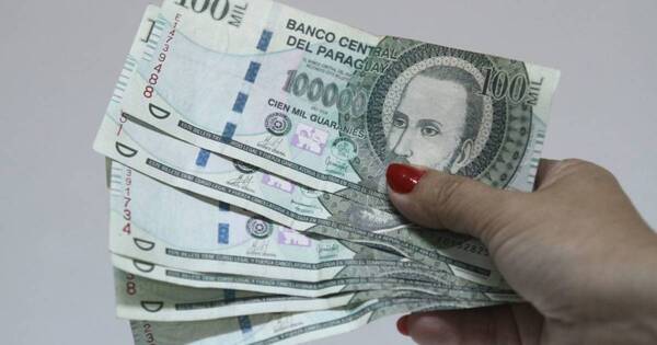 La Nación / Acusan a mujer de extraer G. 35 millones de la tarjeta de su empleador