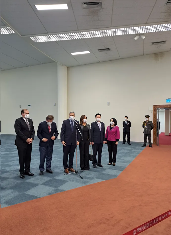 Mario Abdo llega a Taiwán para una visita oficial de 4 días