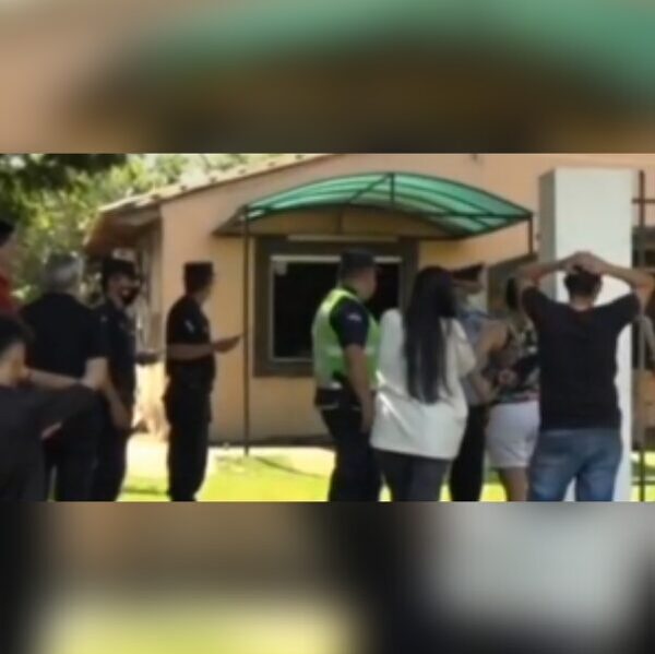 Por culpa de una vela, se incendió una vivienda y murieron dos personas en Reducto