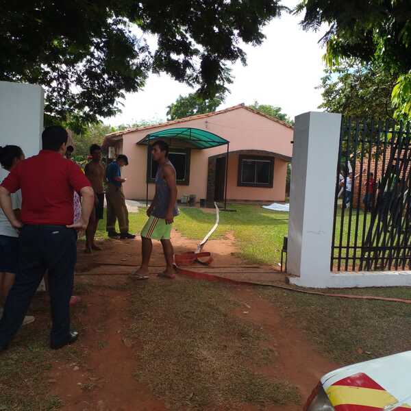 San Lorenzo: incendio en vivienda deja dos jóvenes fallecidas - trece