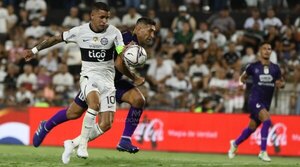 Versus / Éber Aquino desacredita a Ojeda y asegura que cobró un penal inexistente