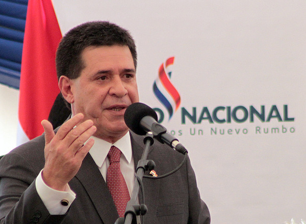 Aseguran que “la única tabla de salvación” de Cartes es un mayor control del poder político - Megacadena — Últimas Noticias de Paraguay