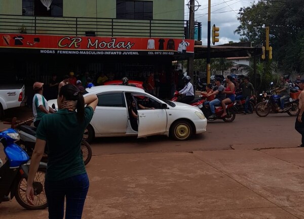 Comunicador asesinado en su vehículo en PJC había comprado el auto a su compañero hace una semana - Megacadena — Últimas Noticias de Paraguay