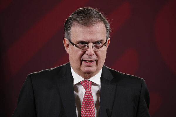 Canciller mexicano se reúne con ejecutivos de Tesla y augura buenas noticias - MarketData