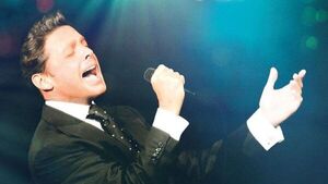 El cantante Luis Miguel reaparece y anuncia gira para 2023