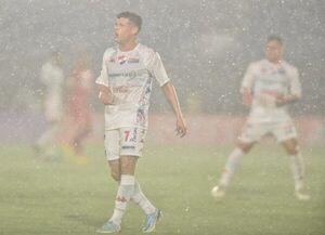 Nacional remonta en la agonía y navega a segunda fase