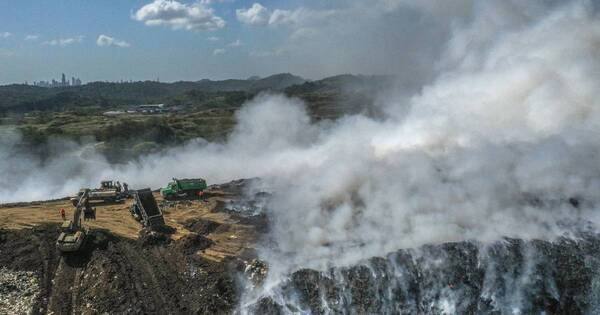 La Nación / Panamá: incendio en basural levanta una nube tóxica