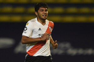 Versus / Los hinchas de River Plate piden por la titularidad de Robert Rojas
